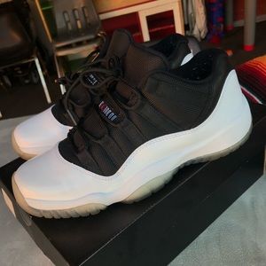 Retro Jordan 11 True Red